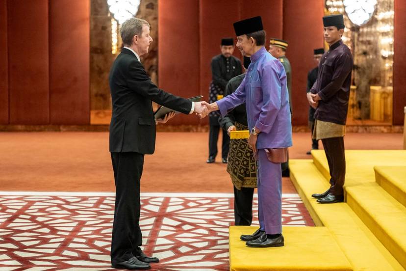 Algerian Ambassador Abdelouahab Osmane Presents Credentials to Sultan of Brunei Darussalam