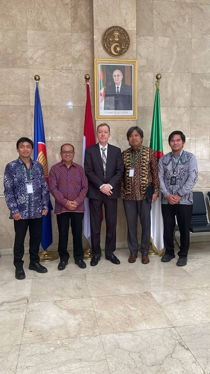Algerian Ambassador to Jakarta Receives Academic Delegation from International Islamic University Indonesia (UIII)